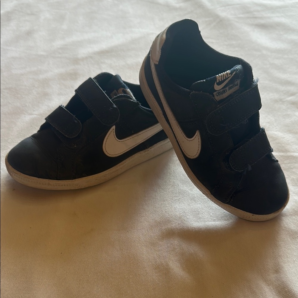 Nike Kids Navy Sneakers
